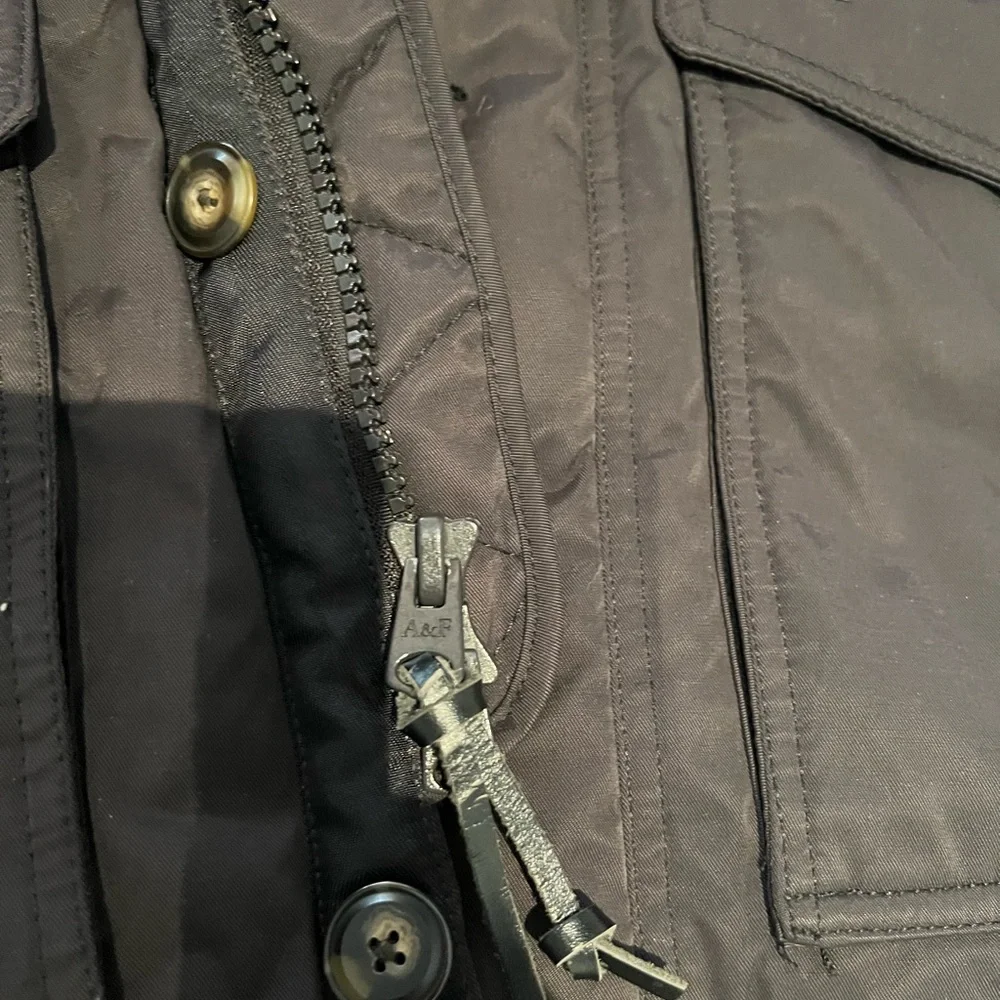 Abercrombie & fitch parka jacket mens size large. 
Heavy winter coat. - Picture 8 of 8